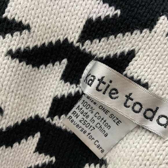 Katie Todd Knit shawl wrap Houndstooth large buttons 60”x15” - Picture 6 of 14